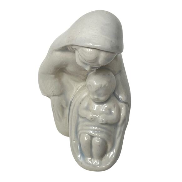 White Glazed Ceramic Virgin Mary and Baby Jesus Figurine 4" Tall - Picture 8 of 9